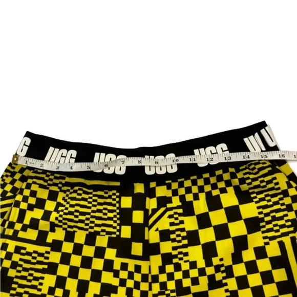 UGG Women's Chrissy Short Checks Size M - Picture 3 of 10